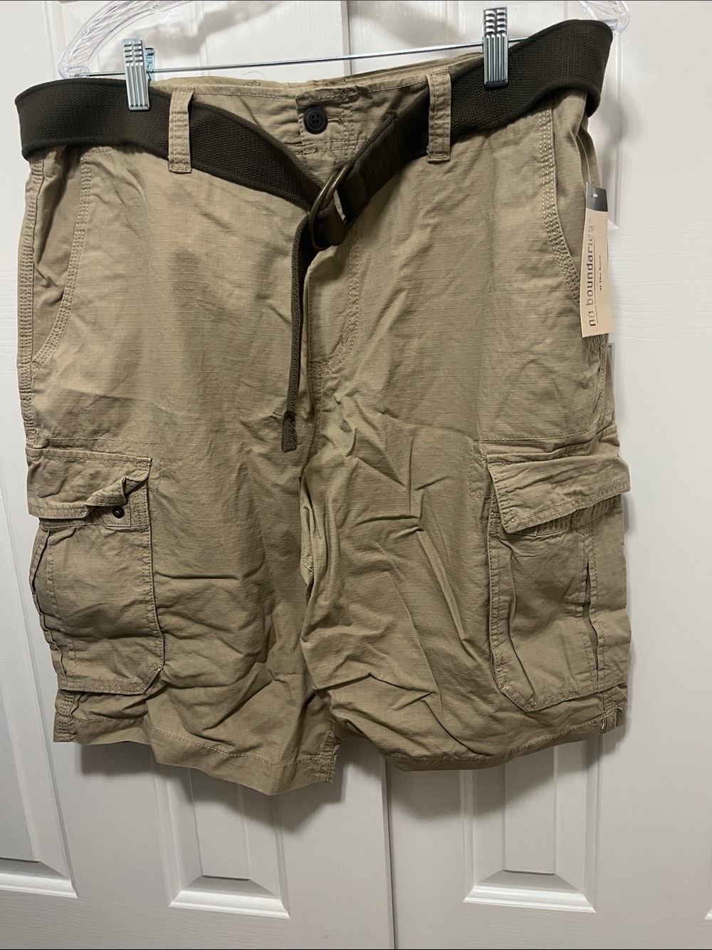 No Boundaries Men's Cargo Shorts in Khaki with Brown Belt